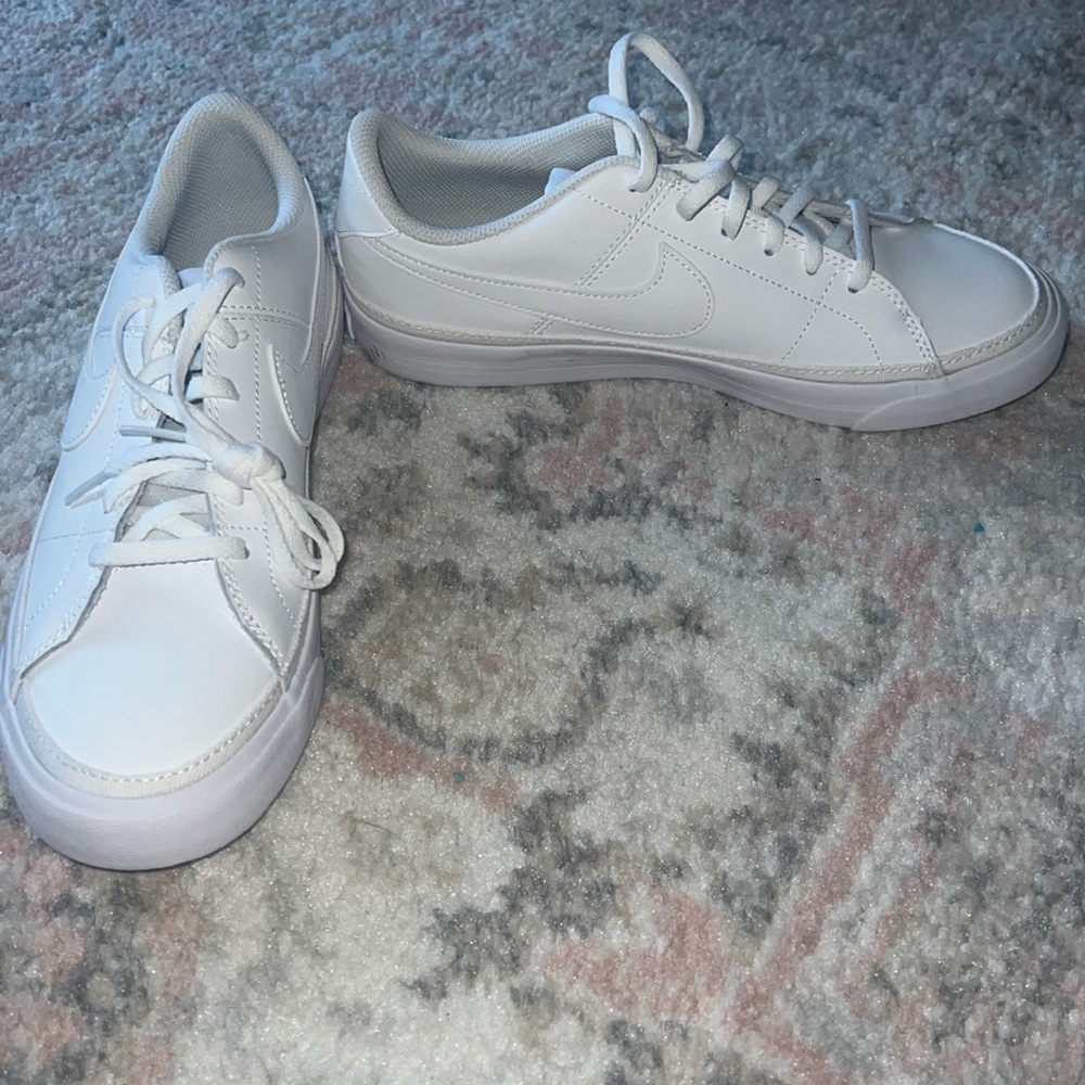 NWOT! Nike sneakers
